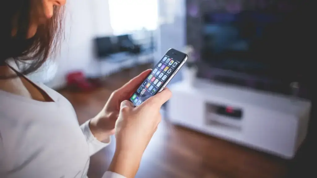 Telefonos-celulares-son-detonadores-de-contagios-de-Covid-y-otras-enfermedades-pexels-picjumbocom-225232-1-1024x576-1